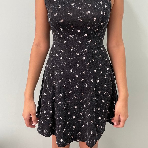 Short black dress in size S - Picture 2 of 2